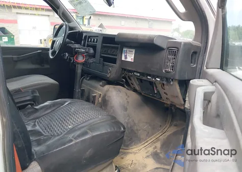 2019 Chevrolet Express 2500 Work Van z USA, uszkodzony, nr VIN 1GCWGAF19K1248126